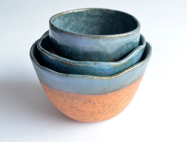 Las alcuzas en cerámica gres son un lindo detalle para aportar belleza a tu mesa cada día