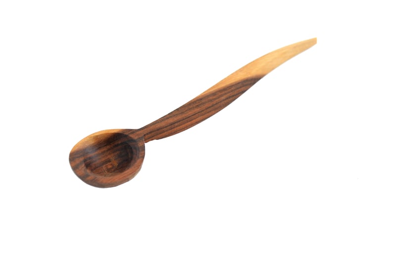 Original cuchara mediana de madera bicolor