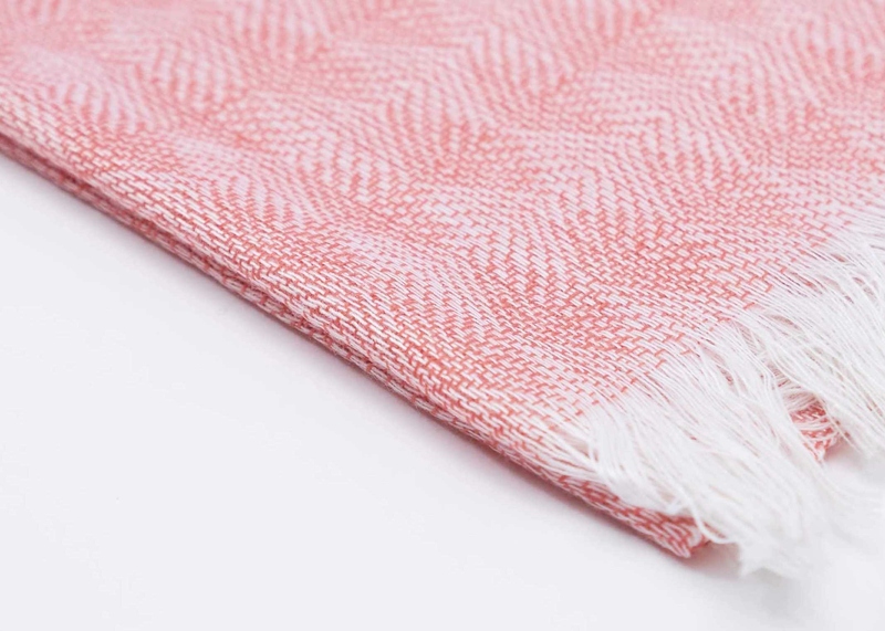 Echarpe o gran pañoleta fina tejido a telar en hilo - Blanco y coral suave
