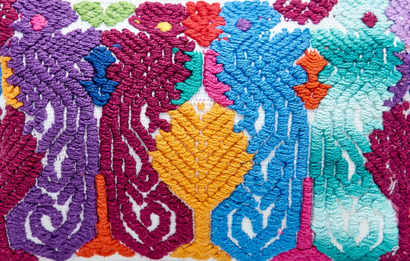 Estuche grande en textil guatemalteco 