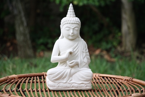 Escultura de Buda mediana
