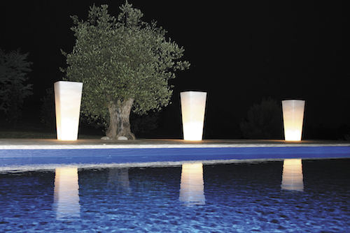 Macetero cónico iluminado modelo Mía 120