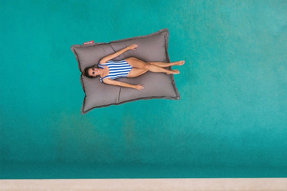 Terraza_Chic_-_Lady_in_pool.jpg