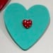 Corazones de cerámica - corazon de ceramica para colgar turquesa con corazon rojo con puntos blancos.JPG
