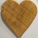 Corazones de madera - corazon de madera de pilastra reciclada para colgar color amarillo L.JPG