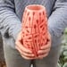 Florero de cerámica pintado a mano - florero pintado a mano rojo con flores.jpg