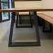 Mesa de comedor de fierro y cubierta de roble (patas triángulo) - Mesa de comedor de fierro y madera de roble (patas triángulo)4.jpg