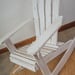 Silla mecedora de madera de pallets reciclados - silla mecedora de madera de pallets reciclados pintada blanca1.JPG