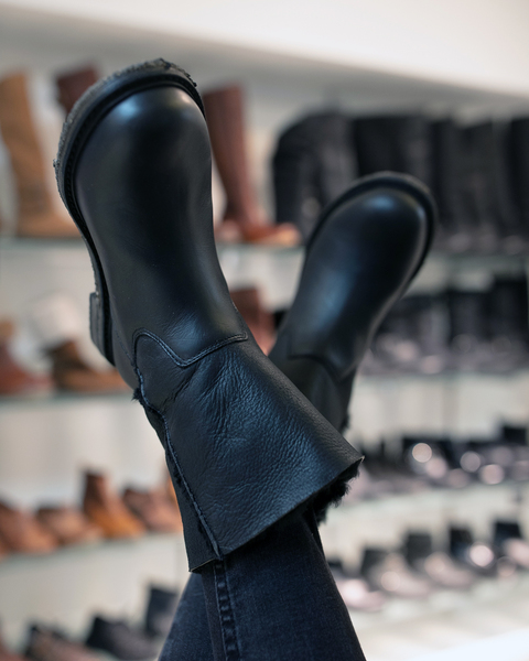 180390 Negro