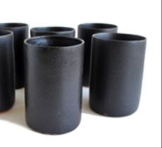 Juevo de 6 vasos negros en cerámica gres