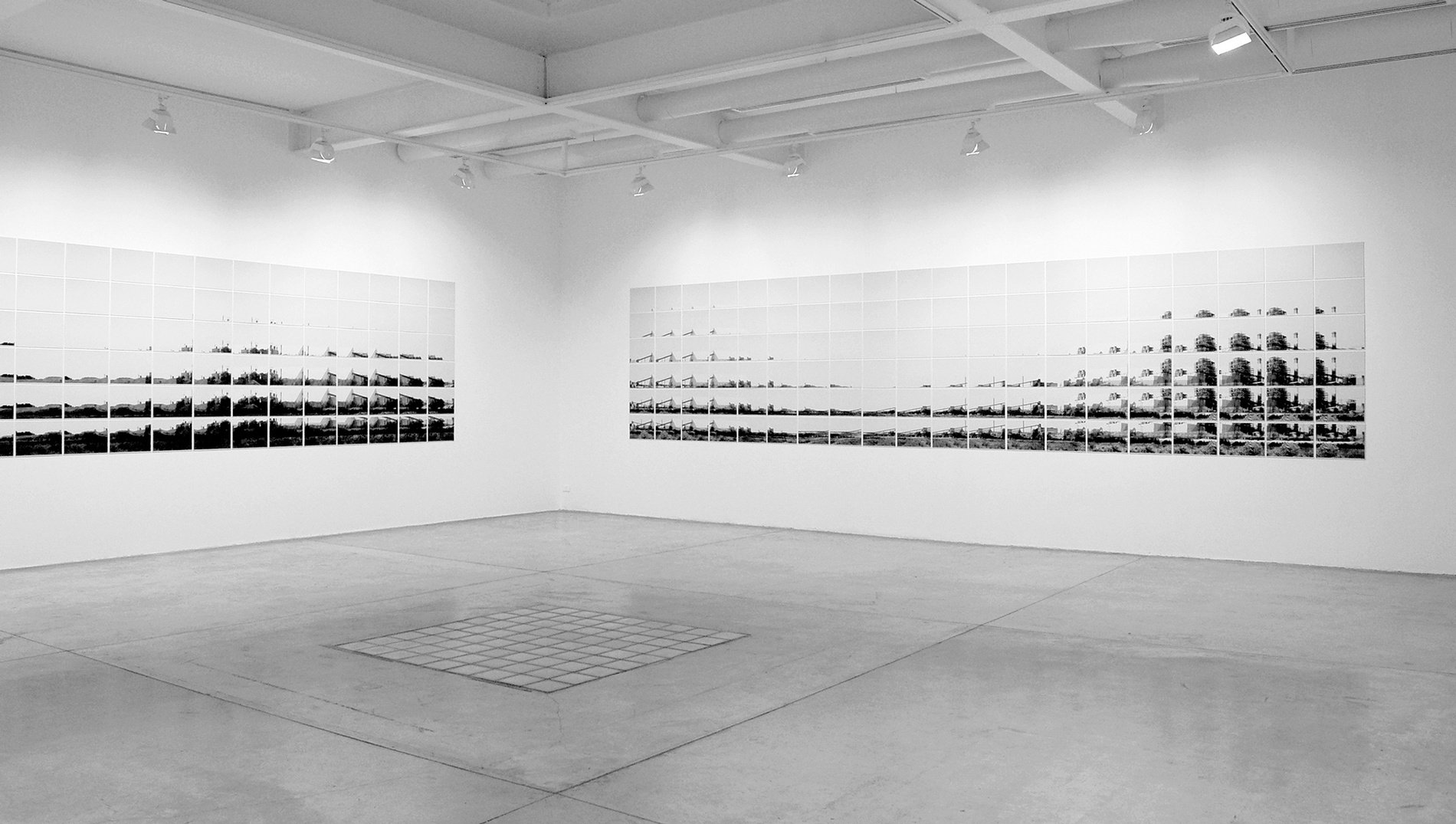 Out of Scale / Installation view 2