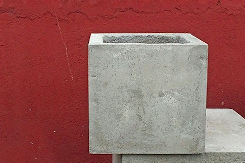 Macetero de concreto cuadrado de 80 x 80 cm