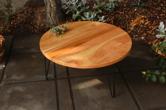 Mesa redonda de madera de lenga
