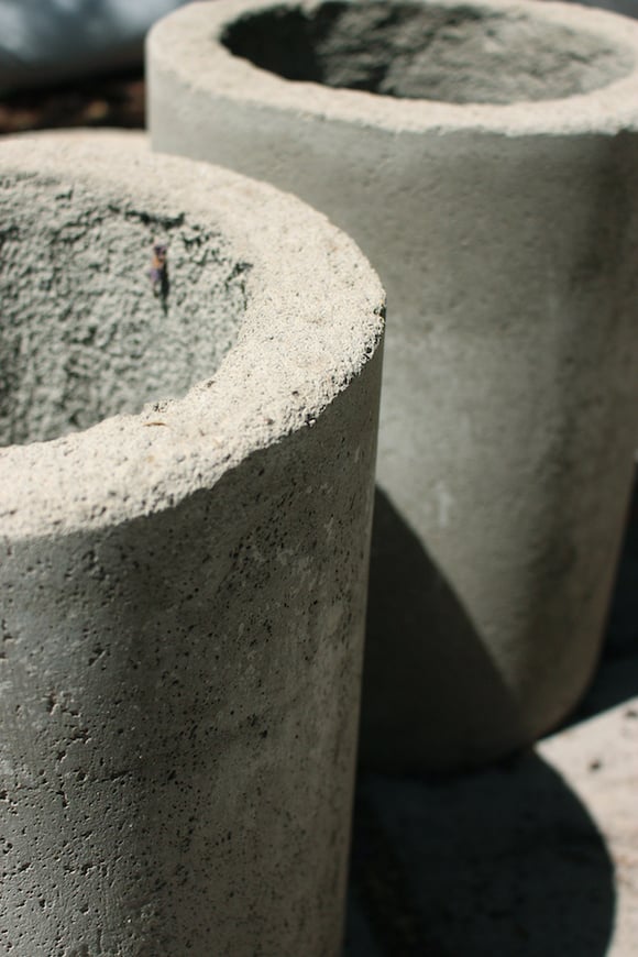 Macetero cilíndrico de cemento de 80 cm por 50 cm