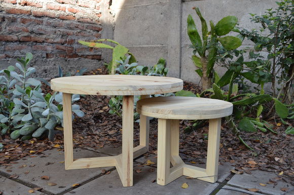 Mesa circular de madera de pallets reciclados