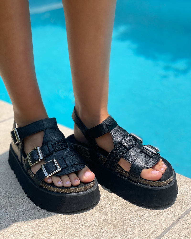 230567 Negro